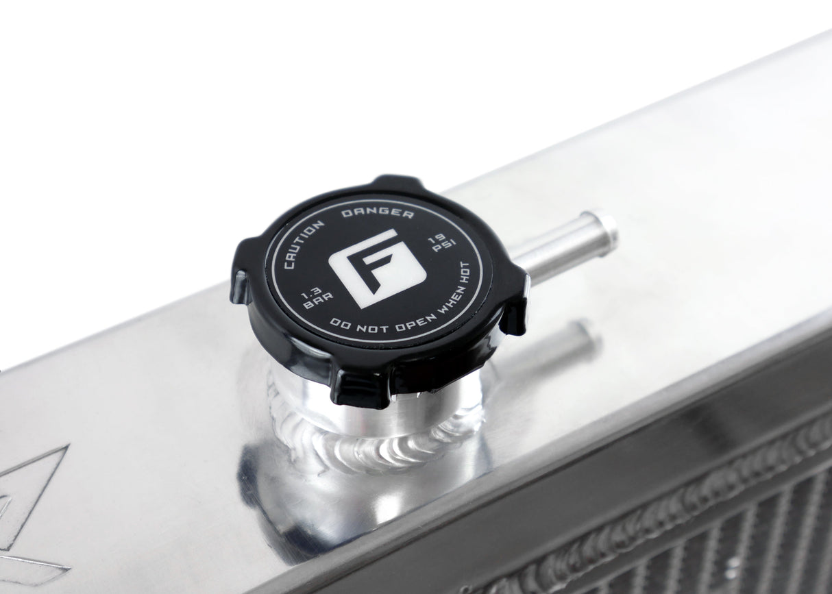 Universal Small Radiator - Top Outlet Pipe Right / Bottom Outlet Pipe Left.